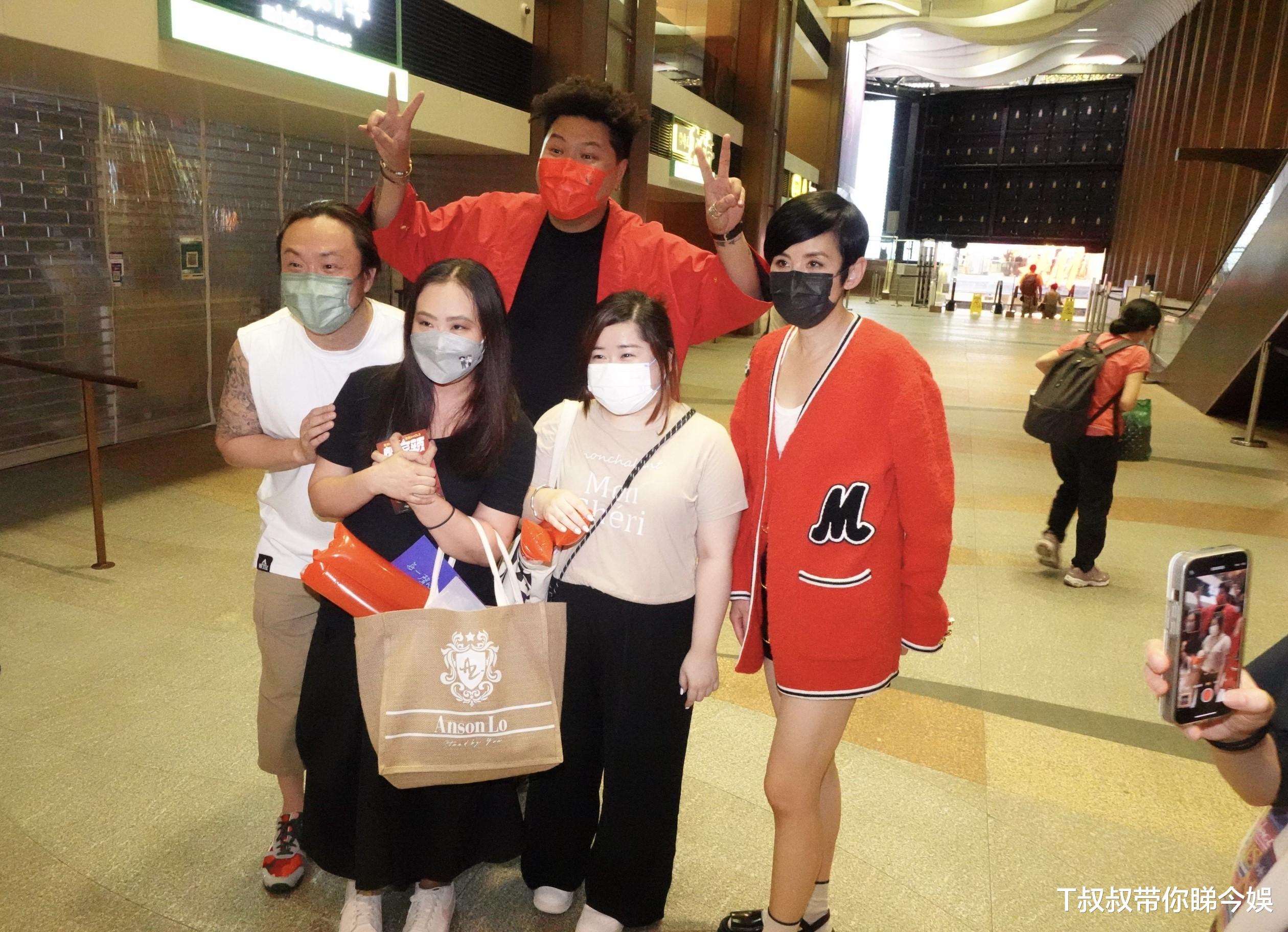 吴君如|合家辣｜吴君如到戏院谢票　郑中基定下七亿票房目标