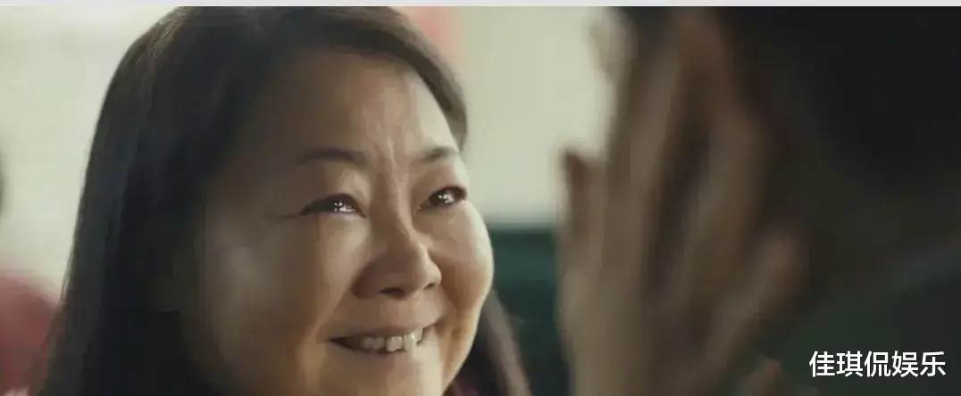 萨日娜|“人间慈母”萨日娜惊艳亮相,这次终于不负众望,入围金鹰奖最佳女配角