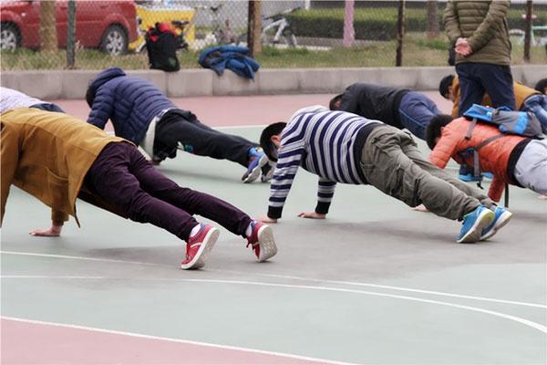 贫血|肠癌来临前,身体多有3个表现,谨记5句话,有助癌症预防!