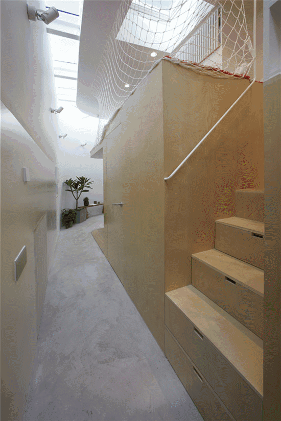 北京这个宽仅1.3米的蜗居夹缝房，经改造后，价值瞬间涨百万