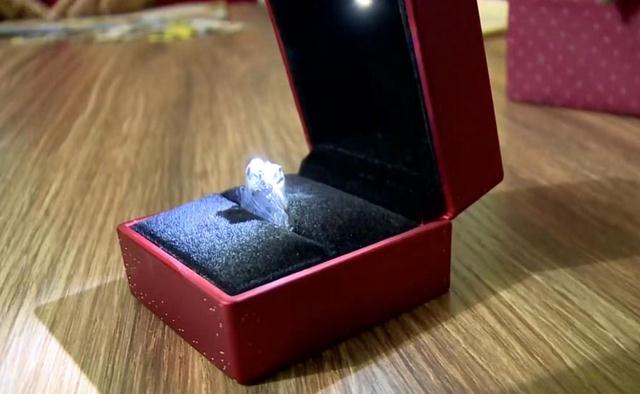 单亲妈妈身患绝症,16岁问题儿子天天惹事,离家数年男友现身接管