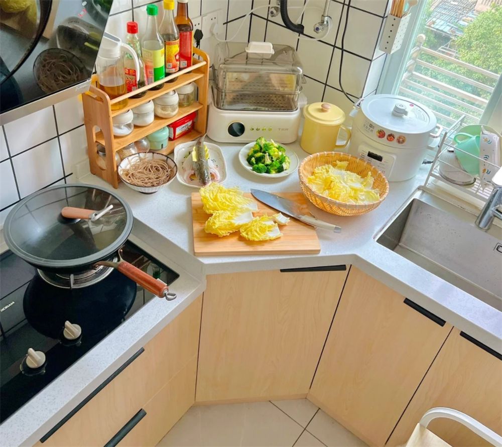 江苏姑娘晒3.7㎡厨房:空间逼仄,但收纳得井井有条,用着太顺手