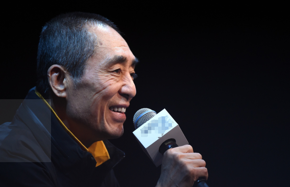 郭可盈|曝某名导晚节不保,包养资源小花,不惜讨好顶流,张艺谋千玺躺枪!