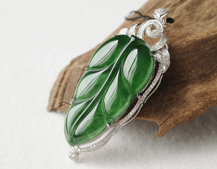 翡翠|因为翡翠增值空间很大,所以成为了投资的藏品,但是也要谨慎鉴别