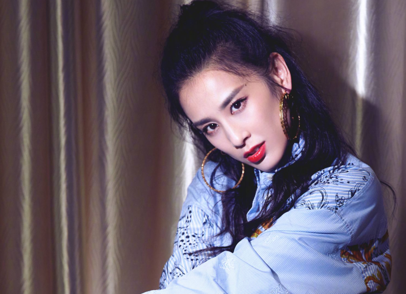 黄圣依|清纯女神黄圣依，被全网黑时保持淡定，不愧是强心脏啊！