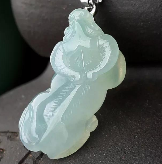 翡翠|美好的翡翠题材，包含着美好的寓意，同时也需要我们脚踏实地