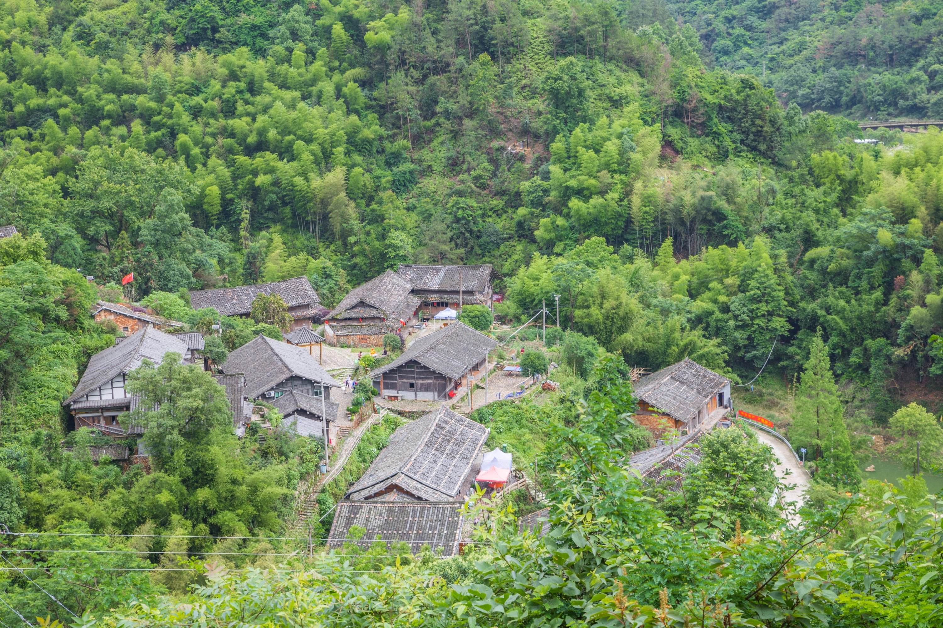 避暑胜地|撇去浮躁,放慢脚步,炎炎苦夏悄悄躲进这座清凉之城~