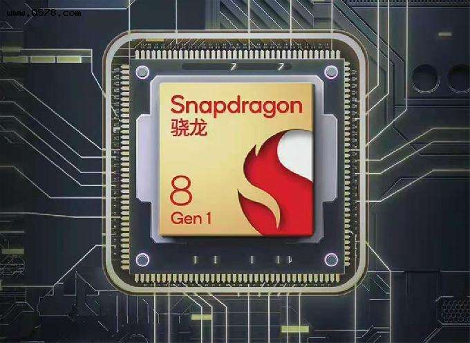 CPU|无任何散热的骁龙8，最高能达到什么样的温度？结果细思极恐