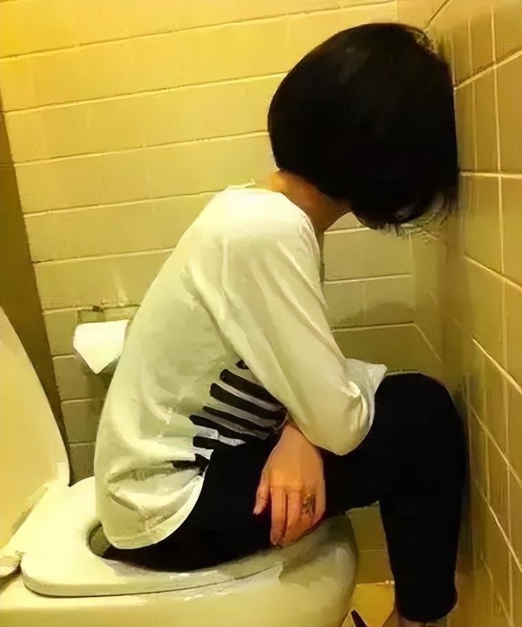 为啥美国的马桶有个“缺口”,中国却没有?难道是别有深意?