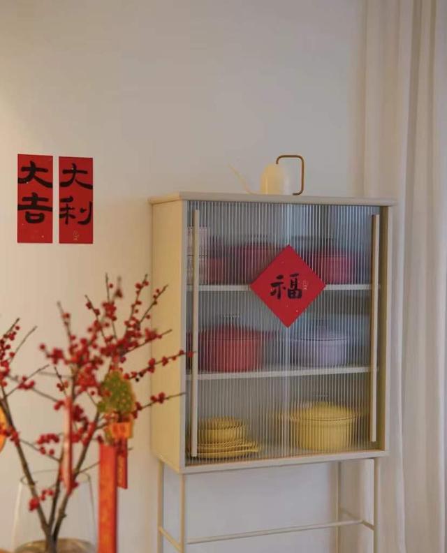 90后夫妇新家名场面,父母眼中的“家徒四壁”,却是自己的理想家