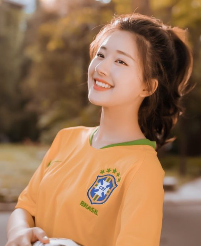 赵露思|赵露思:甜甜的学姐样,初恋女友的感觉