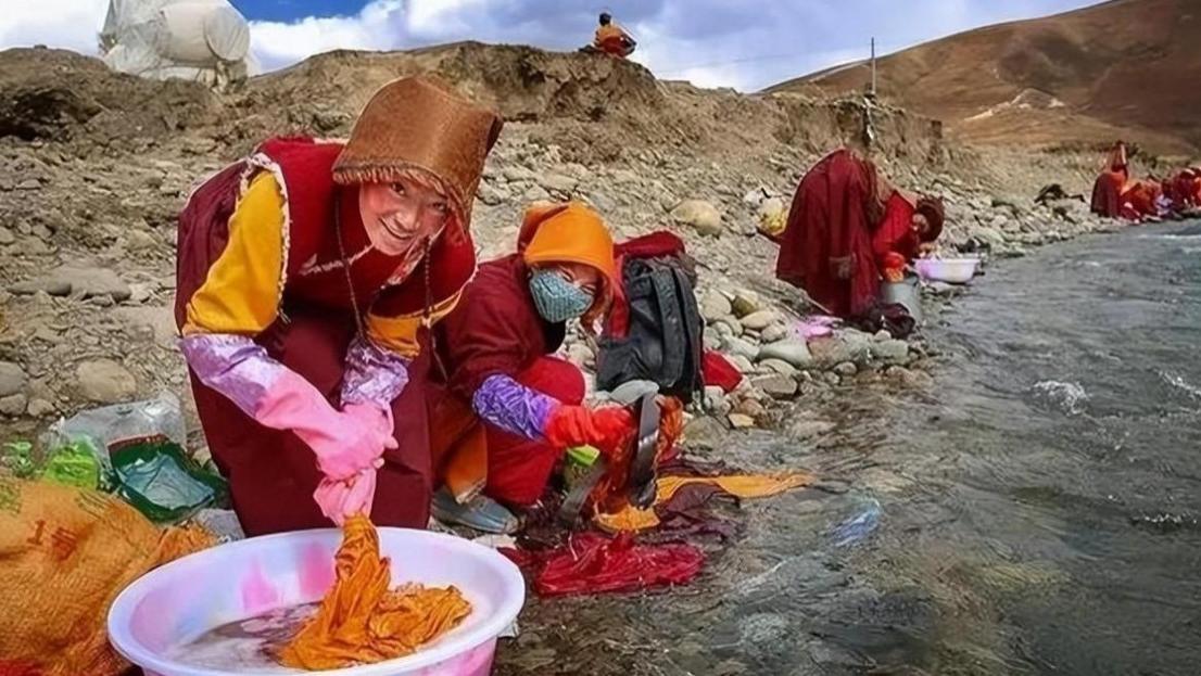我国有一座“尼姑岛”：岛上住着2万名修行女，天黑不允许出门