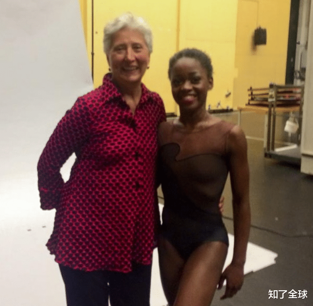 女孩|她,恶魔之子,父母双亡,被拒绝收养12次,长大竟成了著名演员