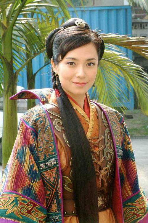 郭羡妮|港姐郭羡妮下嫁河南农村武师,倒贴500万陪嫁房车,11年后幸福吗?