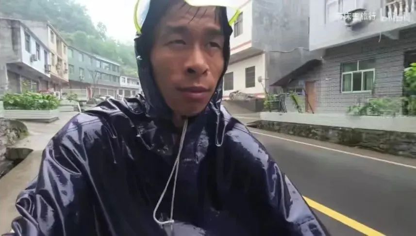 博尔塔拉蒙古自治州|带床去旅行 | 骑着自行车流浪全国