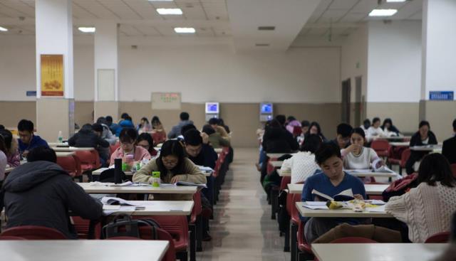 招聘|河南大学辅导员的学历有多“内卷”？研究生学历不够看，名校居多