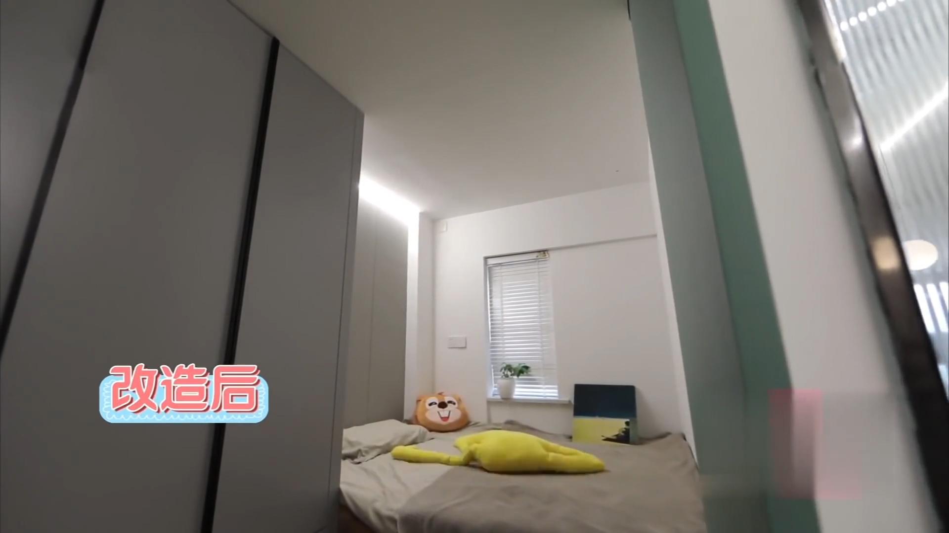 姐弟蜗居25㎡！走光楼梯不敢穿裙子！隐私全无！上厕所穿过姐姐房