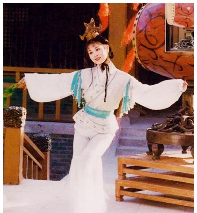 赵明明|当红女星为爱息影, 刚出产房被丈夫抛弃, “最美赵飞燕“赵明明怎样了