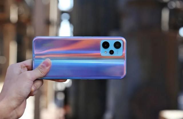 realme|千元价位的颜值天花板？realme真我V25：玩得就是国潮风