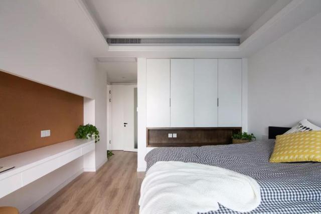 全屋刷大白，电视墙不造型，反而装出了高级范，太有档次了！晒晒