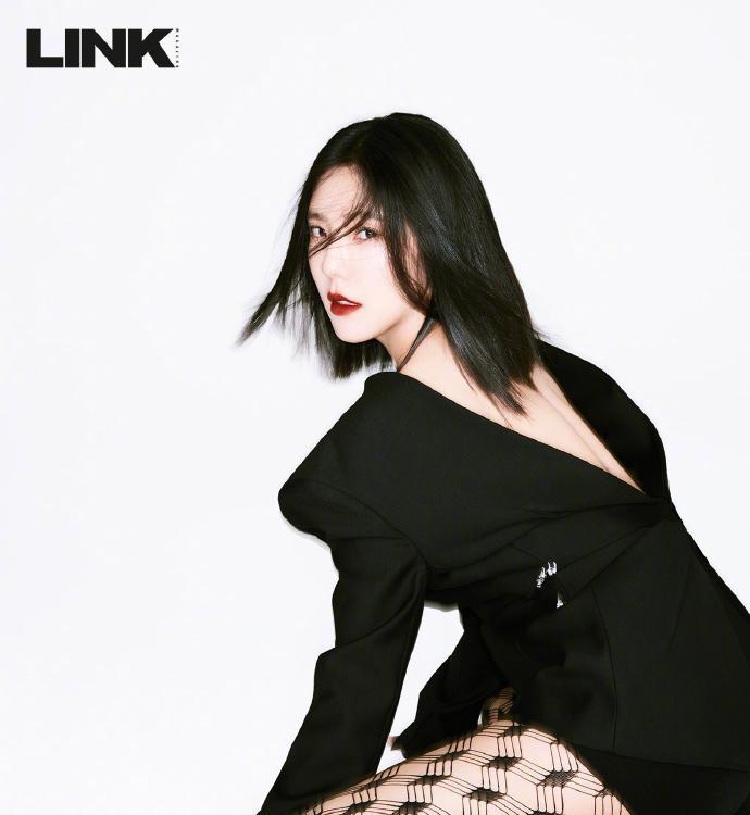 黑涩会美眉|8.1图:杨超越 杨幂 范丞丞 虞书欣 李宇春 吴磊 孟子义 蔡徐坤 迪丽热巴