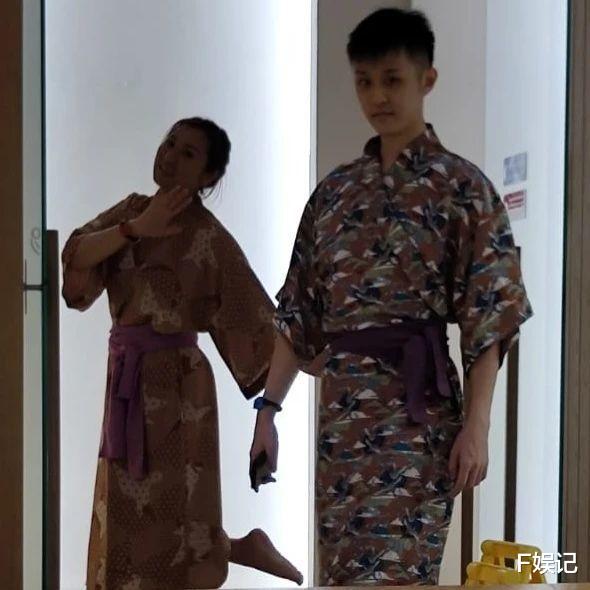 钟淑慧|吴岱融钟淑慧春节与儿子开心度过假期 夫妻结婚多年依旧很恩爱