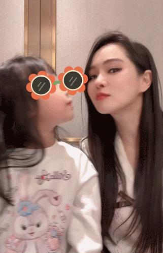 伊能静|伊能静晒出近照，6岁女儿罕见出镜，两人同框超温馨