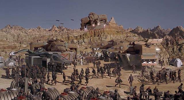 电影|《星河战队》幕后故事：无人知晓的1亿美元，法西斯讽刺作品