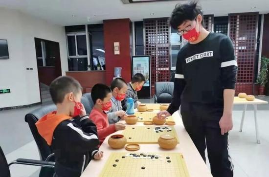 新疆维吾尔自治区|厉害了！绝代双骄，大西北原来也有这么多职业棋手？