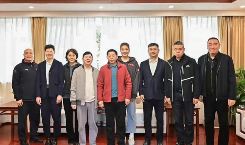 女篮|第三次冲冠！中国篮坛豪门大整改，名帅+知名老总入主，国手离队