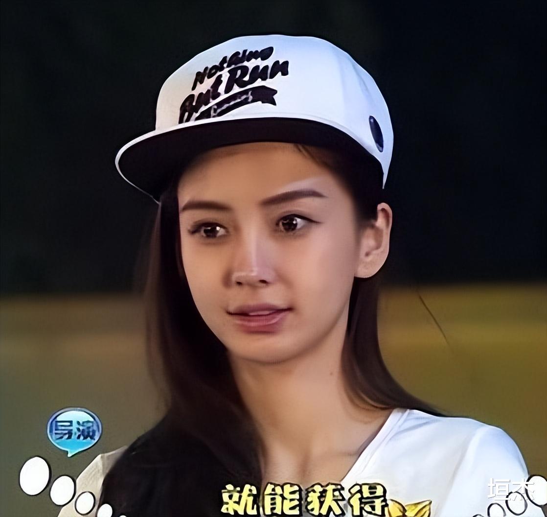 黄晓明|为什么杨颖和黄晓明结婚时候的照片怪怪的，不像她本人？