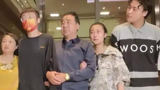 姐姐|梅志强称回家后没有陌生感，姐姐常给自己买海鲜，被调侃是富贵命