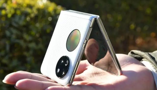 Google|华为P50 Pocket和iPhone 13,建议买哪个?