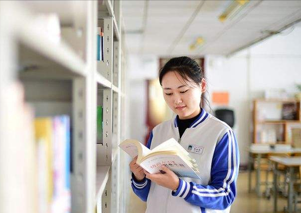 大学|职校女孩简历被嘲上热搜，这条“隐形鄙视链”，暴露了现实的残酷