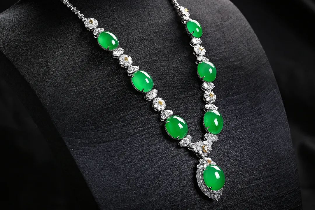 翡翠|翡翠要水养，但是你知道用什么水吗？