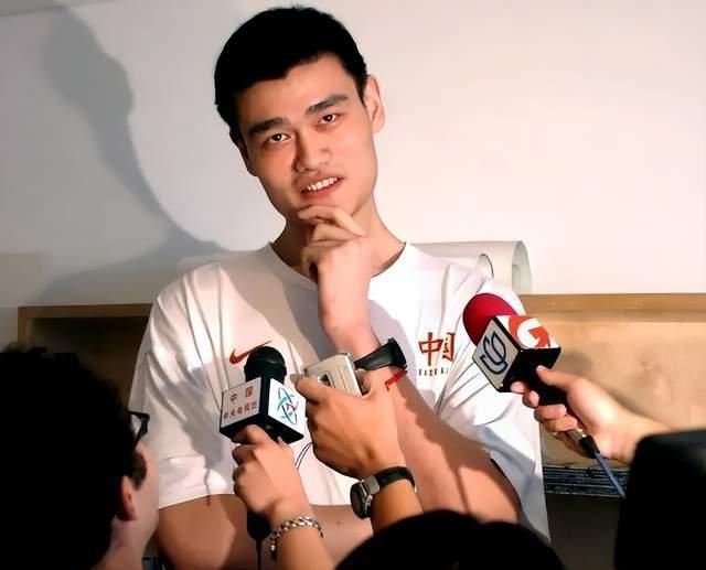 姚明|姚明的爱情故事：我17岁时遇到叶莉，从此以后爱情里只有叶莉