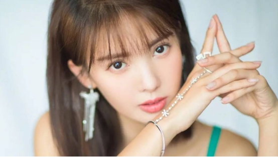 金晨|金晨演技真的可以,虽然一直没遇到太好的剧本,台词功底还不错