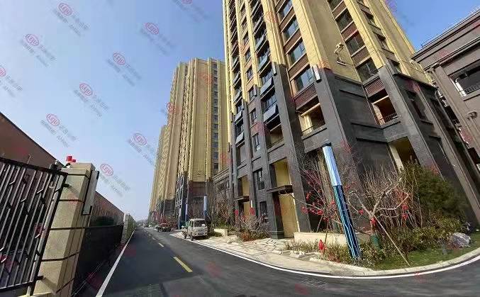 保障性住房|实探合肥最长小区！车库在楼里、绿化极少，刚交房二手房竟挂3万