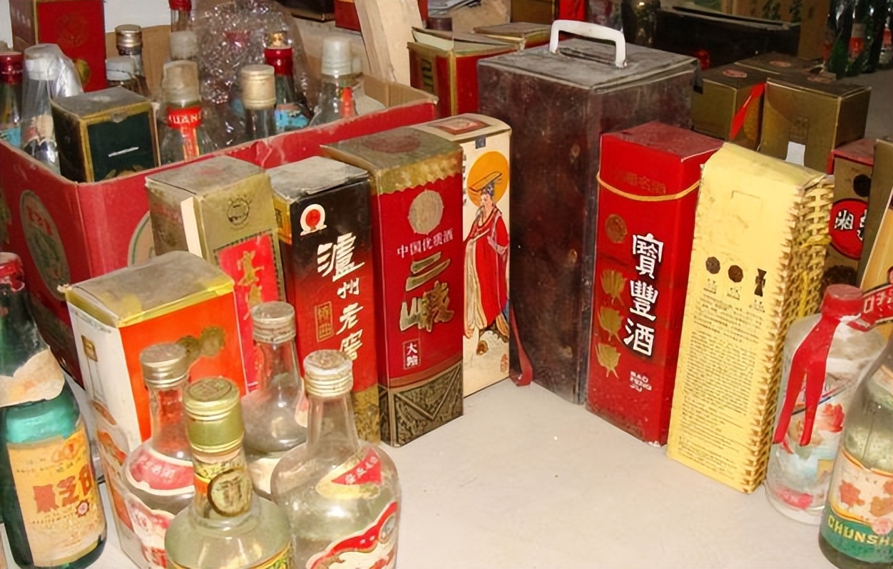 常看见“高价回收老酒”标牌,是真收酒还是骗钱?建议了解不吃亏