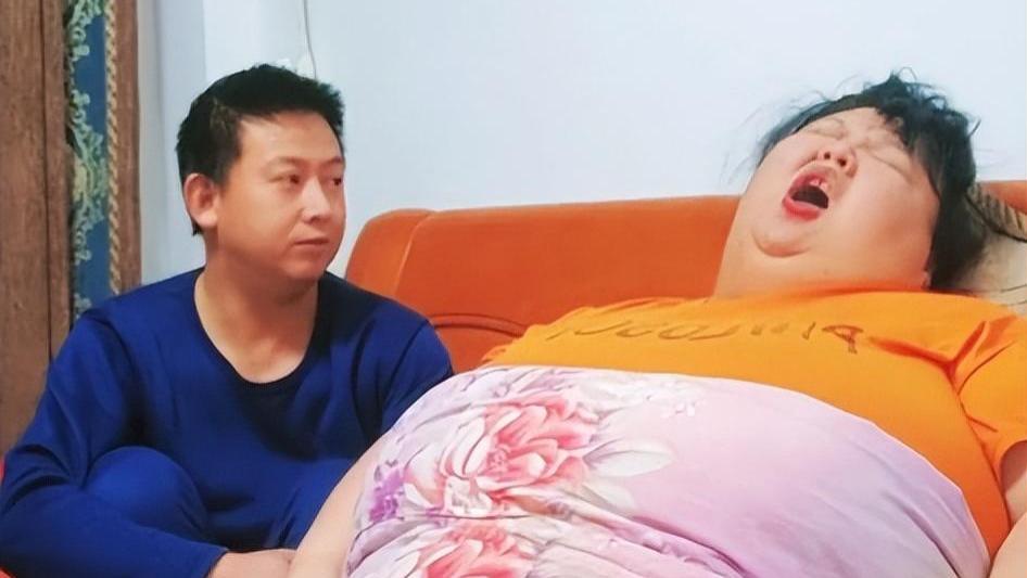 女孩 90后美女校花，被老公喂成400斤，双脚溃烂！