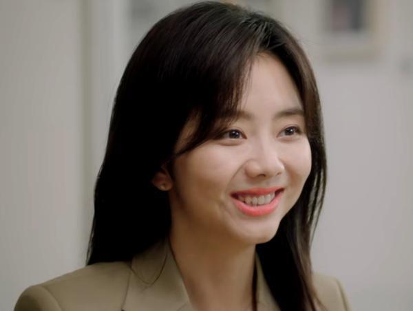 谭松韵|首演职场女性会不会有压力？谭松韵的回答让人怒赞，很实在很走心