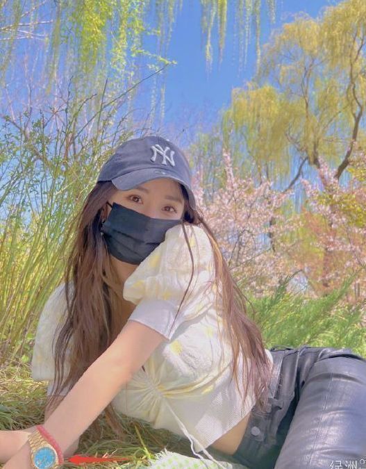 张大大|张大大与杨幂游湖,背靠背大秀恩爱,穿情侣装丝毫不避嫌