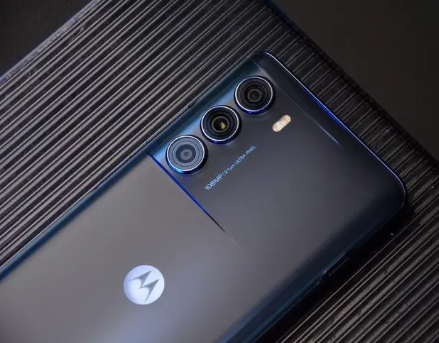 摩托罗拉|性价比超红米和真我，12+512GB仅2499元，至今一机难求