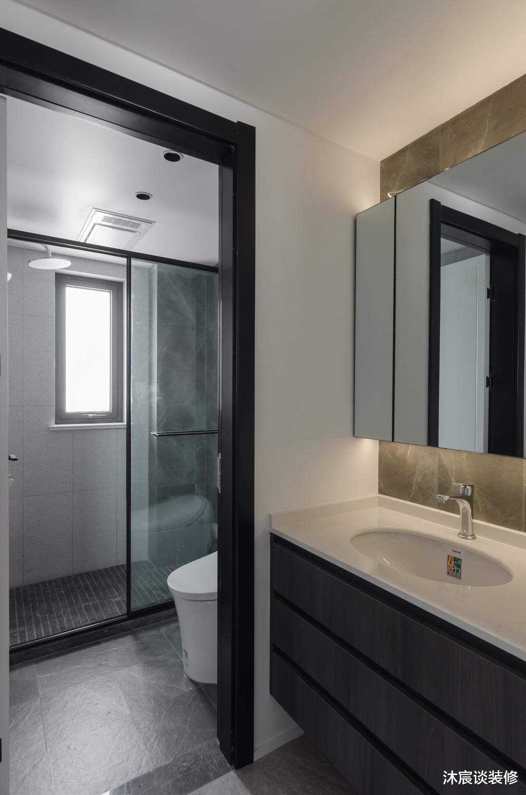 这对夫妻很理性,把家装成了简约风,没想到越是简单的装修越舒服