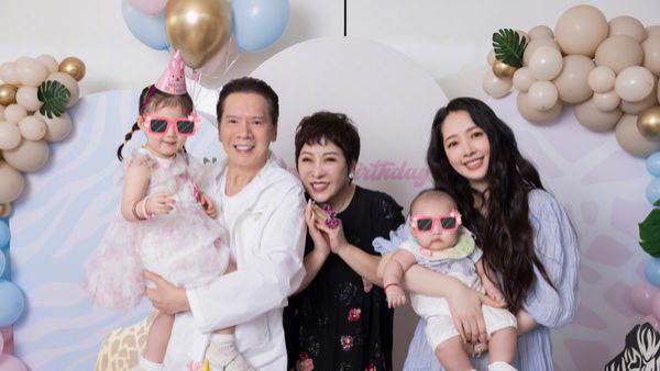 豪宅|向太公开宠媳豪宅！客厅直接看101，陪完郭碧婷「搭私人飞机走」