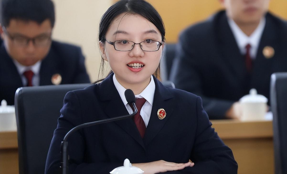 职业教育|民办本科生扎堆考公引热议，让“学渣”当公务员，读名校意义何在