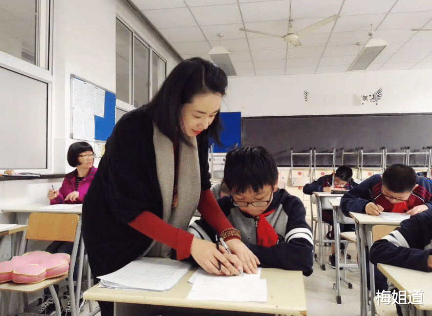 教师|教师行业太卷了！二三线城市招聘11名老师，共有7人来自清华北大