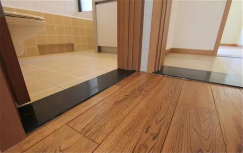 家里铺瓷砖时,为何一定要用过门石?哪种情况下可以不用