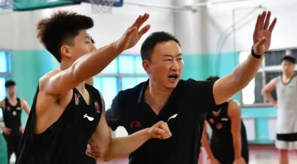 徐长锁|CBA正式确定！六大主帅陆续敲定，首钢最令人意外，徐长锁被取代