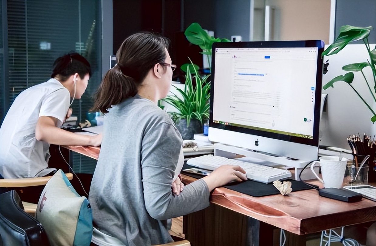 大学生|月薪超过三万元的人，都是什么学历？毕业生看完后沉默了